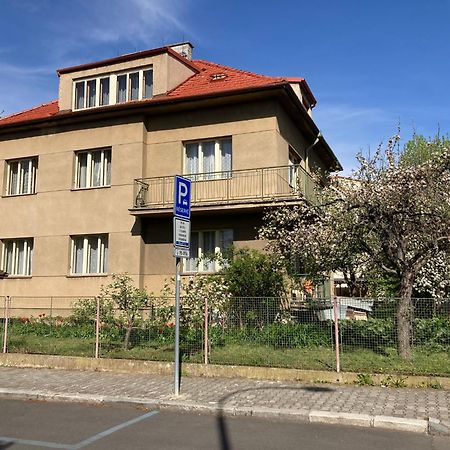 Spacious Apartment - Free Parking! Praha Eksteriør bilde